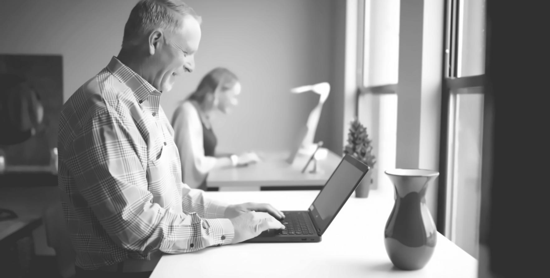 Material educativo y recursos de aprendizaje financiero organizados